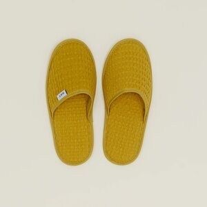 Hawkins New York Simple Waffle Slippers – Mustard – Large